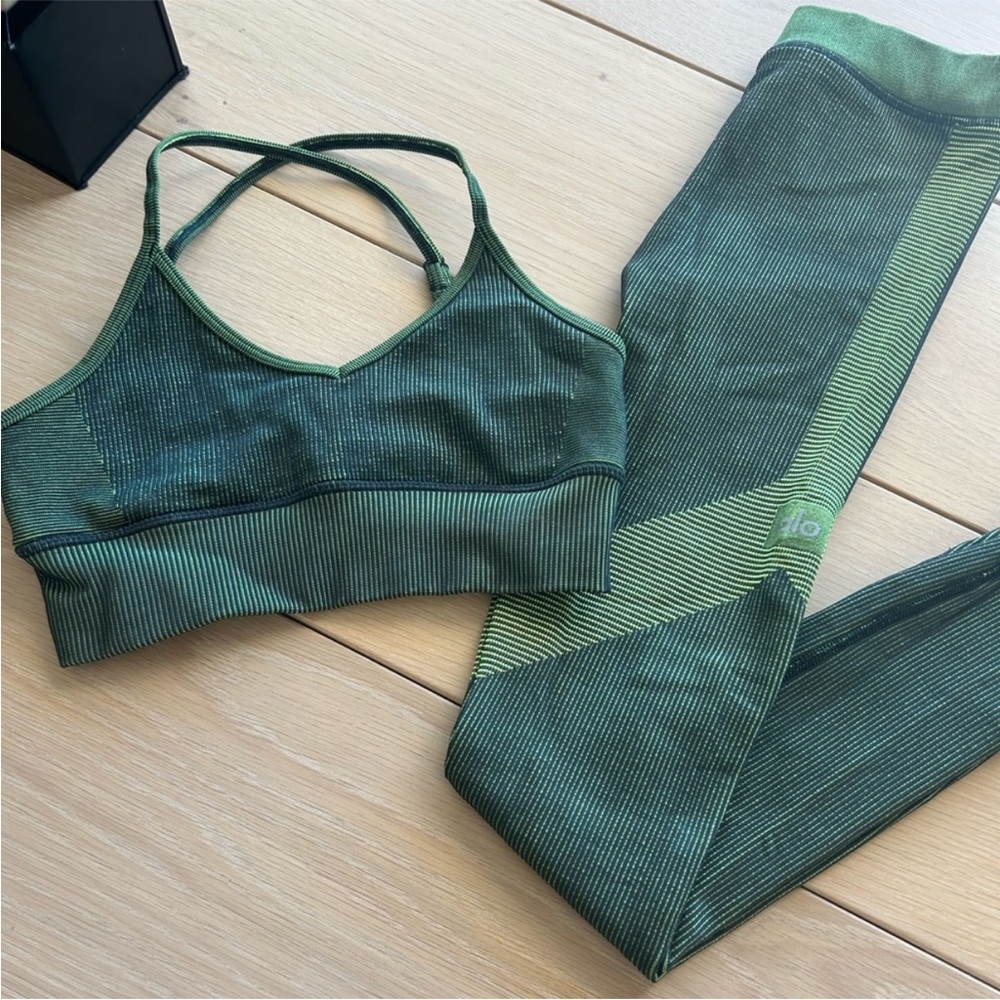 ALO Yoga Lime and Dark Green Leggings and bra top - Picture 3 of 5